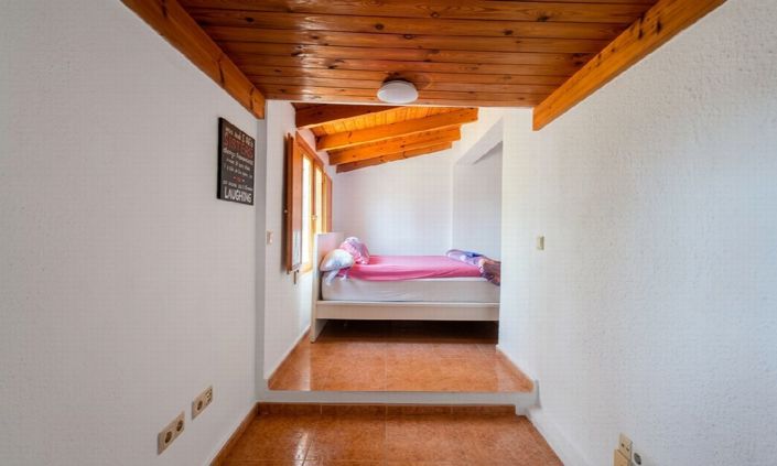 Image No.20-2 Bed Villa for sale