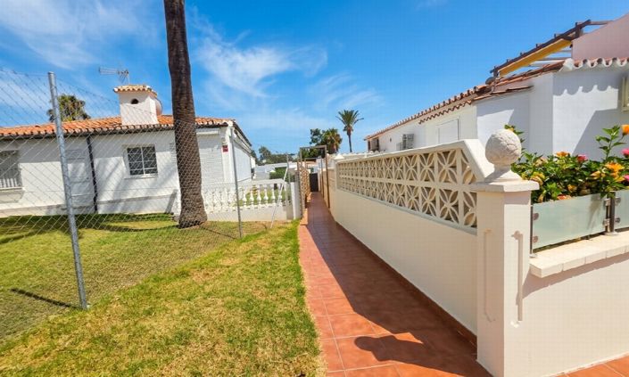 Image No.32-2 Bed Villa for sale