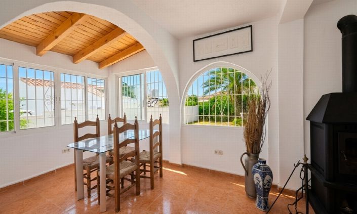 Image No.6-2 Bed Villa for sale