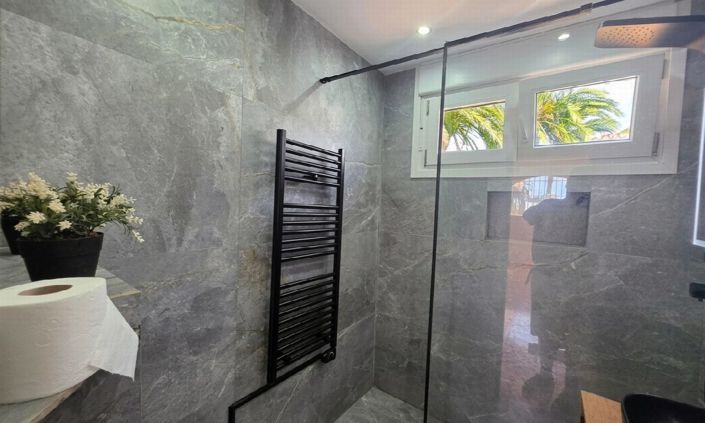 Image No.20-2 Bed Villa for sale