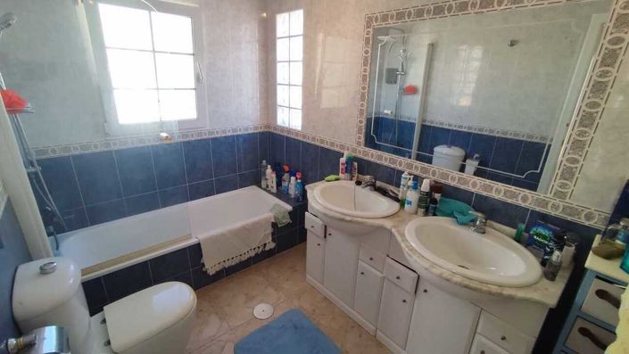 Image No.4-3 Bed Townhouse for sale