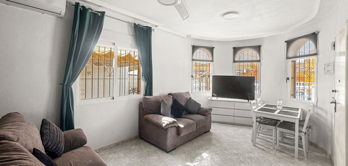 Image No.14-2 Bed Townhouse for sale