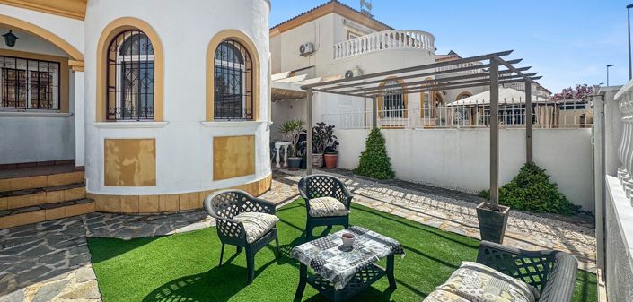 Image No.8-2 Bed Townhouse for sale