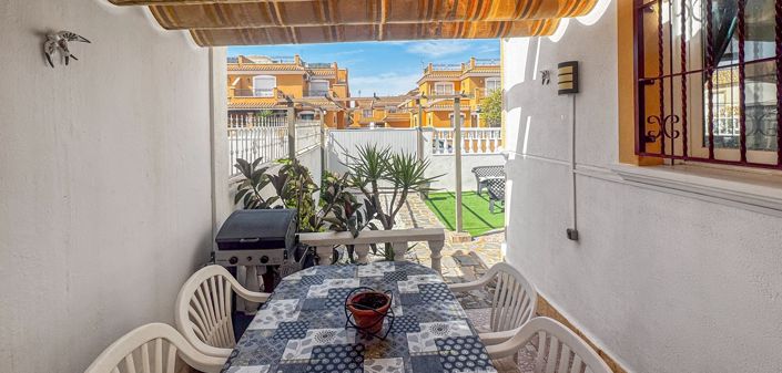 Image No.9-2 Bed Townhouse for sale