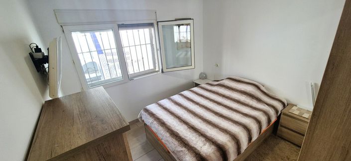 Image No.12-2 Bed House for sale