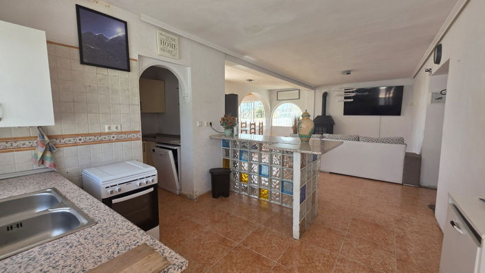 Image No.5-2 Bed House for sale