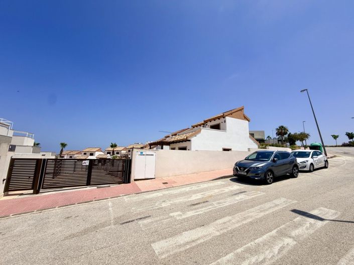 Image No.17-3 Bed Property for sale