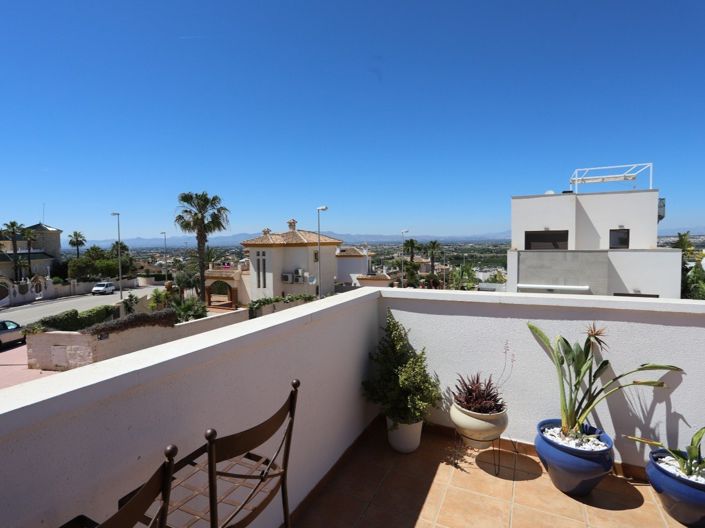 Image No.24-3 Bed Property for sale