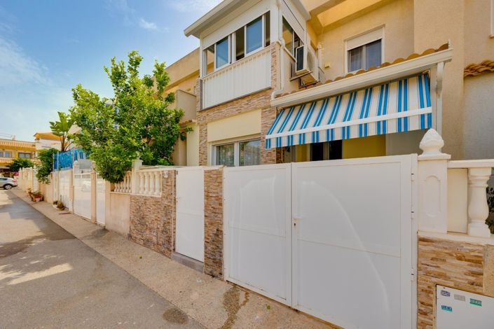 Image No.32-2 Bed Townhouse for sale