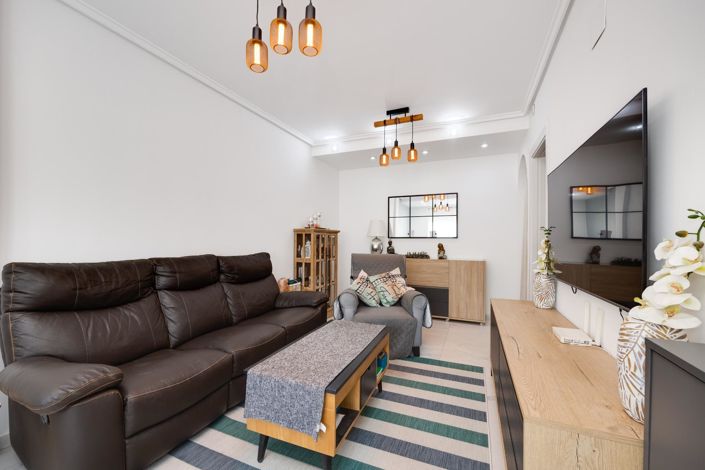 Image No.7-2 Bed Townhouse for sale