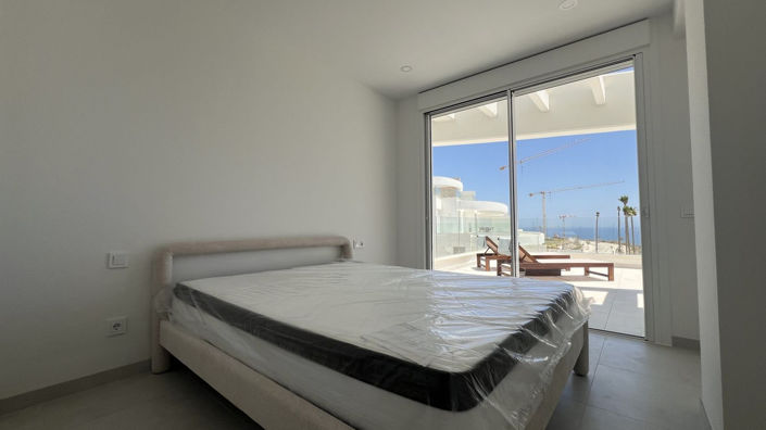 Image No.25-3 Bed Apartment for sale