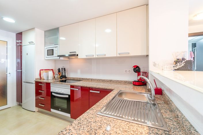 Image No.10-2 Bed Property for sale