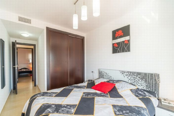 Image No.30-2 Bed Property for sale