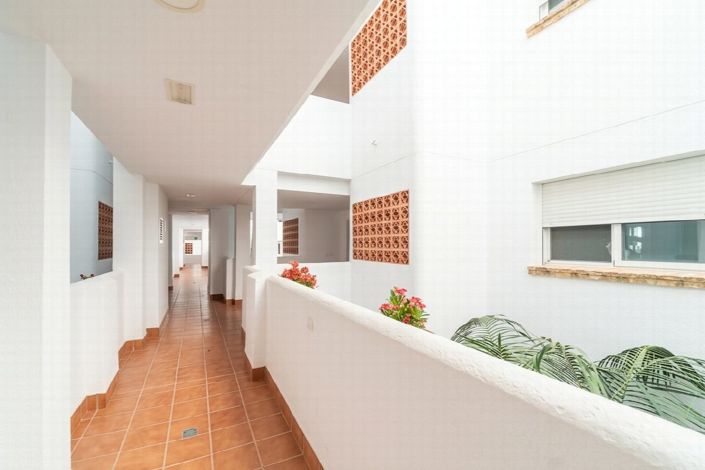 Image No.33-2 Bed Property for sale