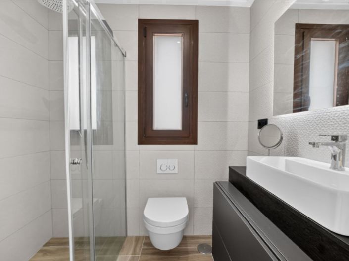 Image No.24-3 Bed Property for sale