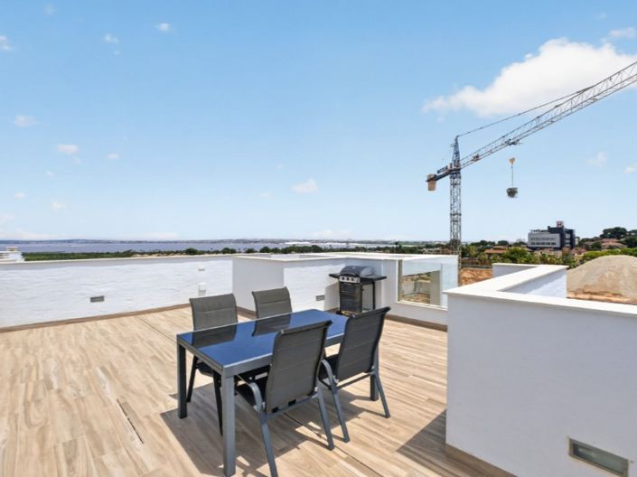 Image No.29-3 Bed Property for sale