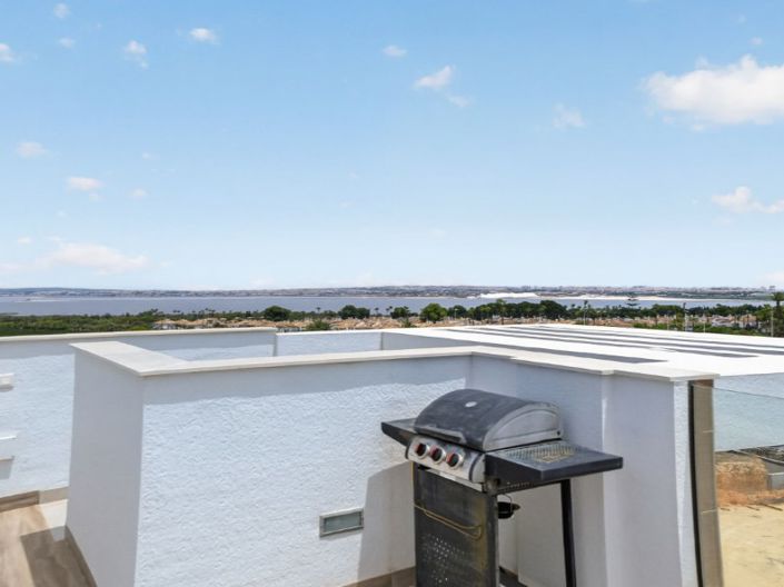 Image No.30-3 Bed Property for sale