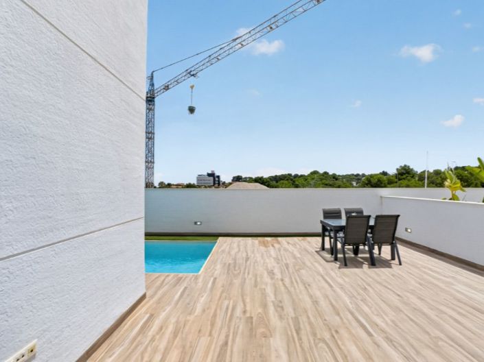 Image No.5-3 Bed Property for sale