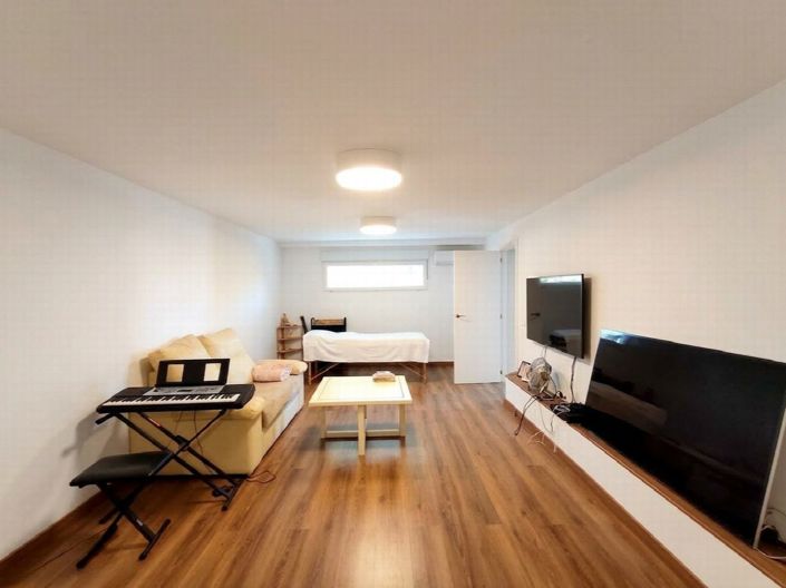 Image No.43-4 Bed Property for sale