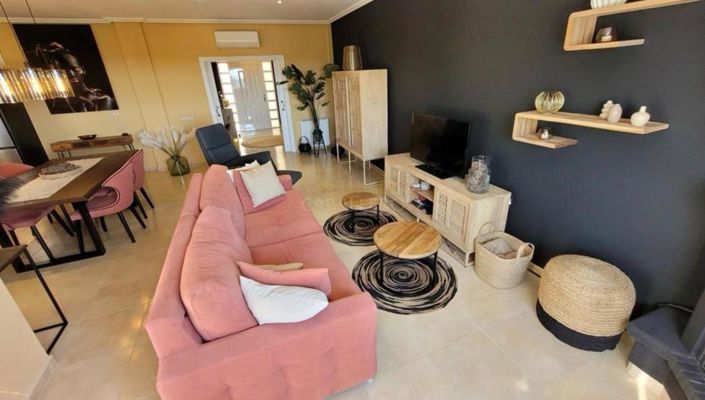 Image No.12-3 Bed Property for sale