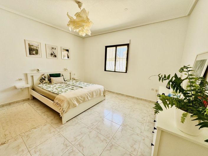 Image No.22-2 Bed Villa for sale