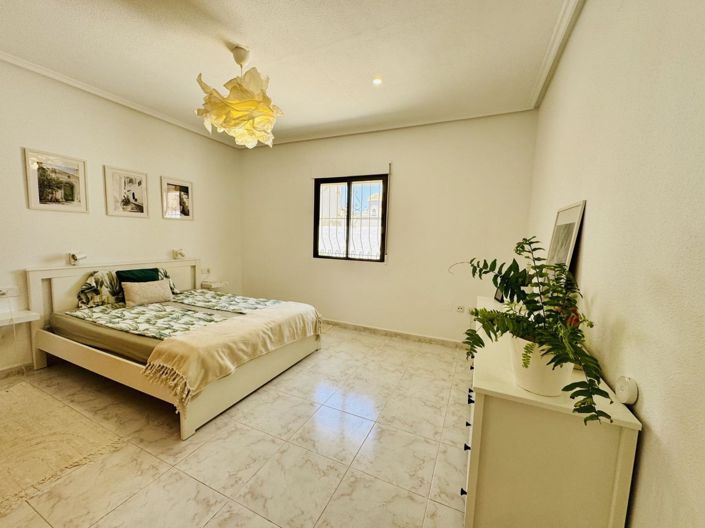 Image No.24-2 Bed Villa for sale