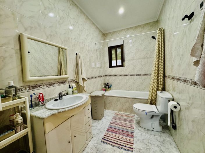 Image No.28-2 Bed Villa for sale