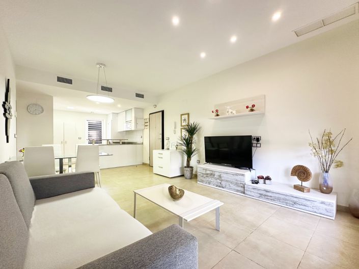 Image No.3-2 Bed House for sale
