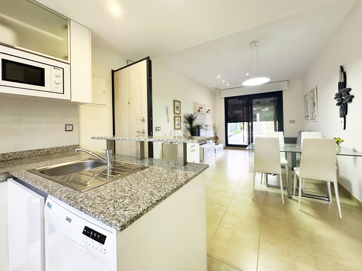 Image No.4-2 Bed Apartment for sale
