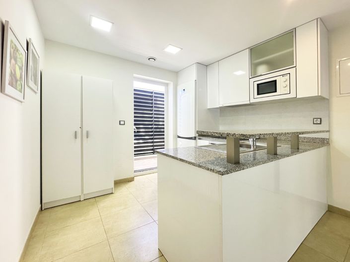 Image No.7-2 Bed House for sale