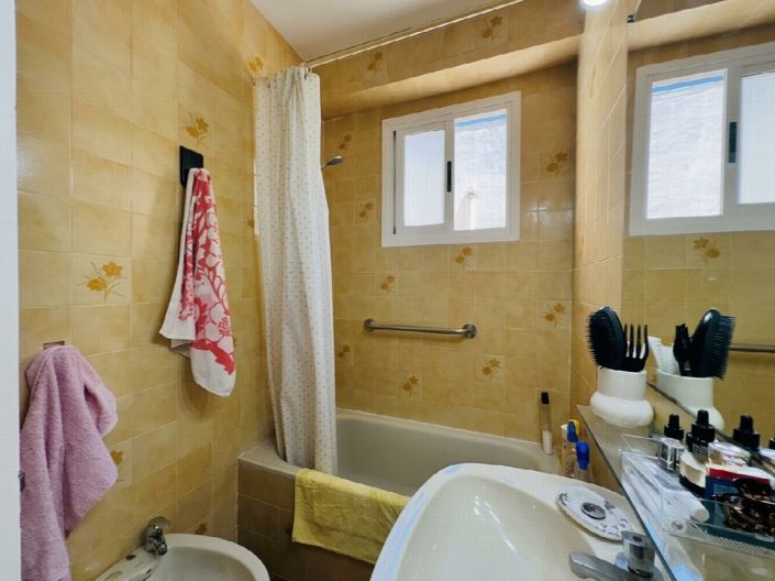 Image No.10-3 Bed Property for sale