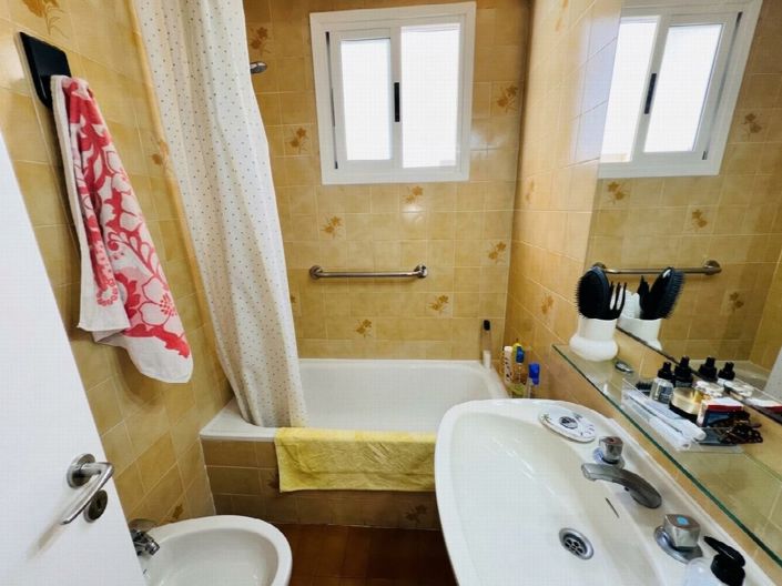 Image No.11-3 Bed Property for sale