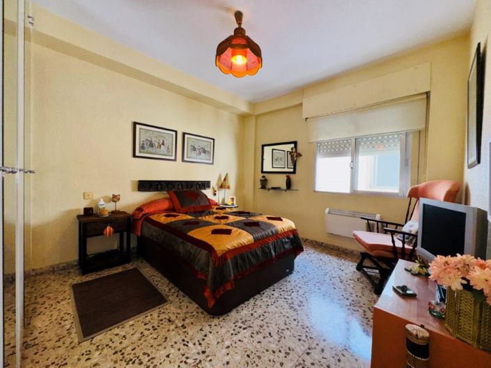 Image No.4-3 Bed Property for sale