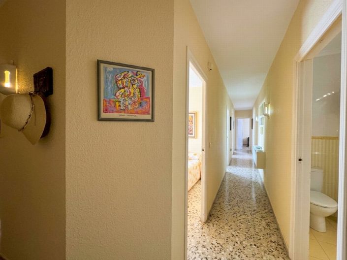 Image No.5-3 Bed Property for sale