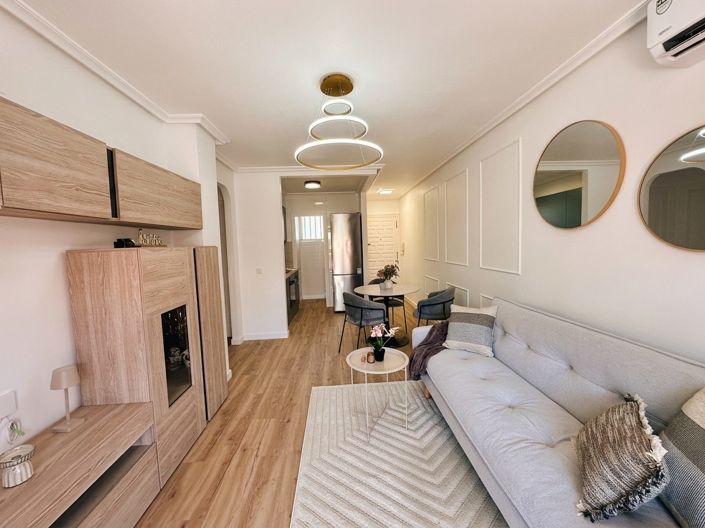 Image No.2-Propriété de 2 chambres à vendre à Torrevieja