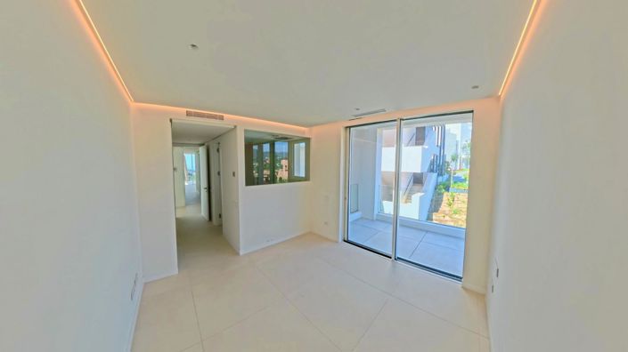 Image No.33-3 Bed Apartment for sale