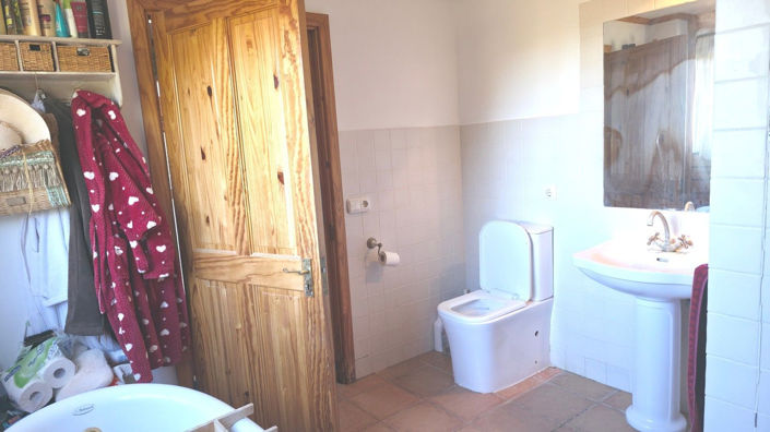Image No.20-4 Bed House for sale