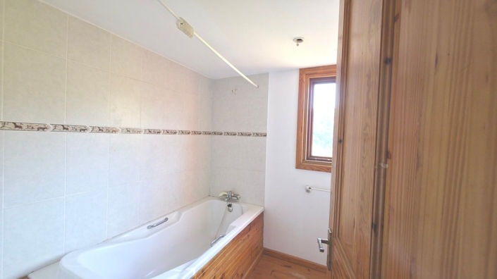 Image No.25-4 Bed House for sale