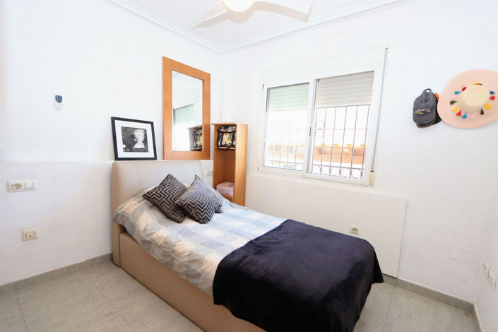 Image No.16-3 Bed House for sale
