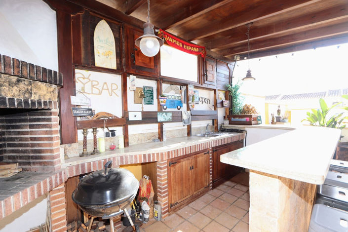 Image No.41-3 Bed House for sale