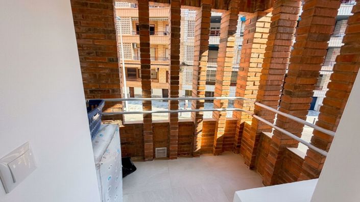 Image No.13-3 Bed Property for sale