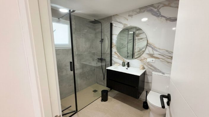 Image No.42-3 Bed Property for sale