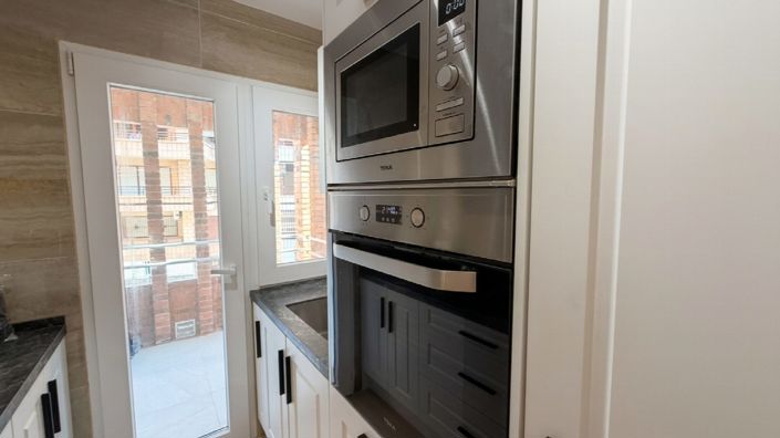 Image No.8-3 Bed Property for sale