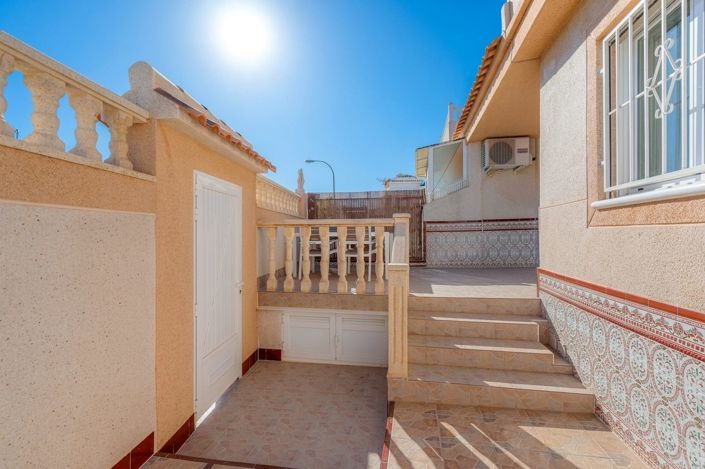 Image No.2-Bungalow de 2 chambres à vendre à Torrevieja