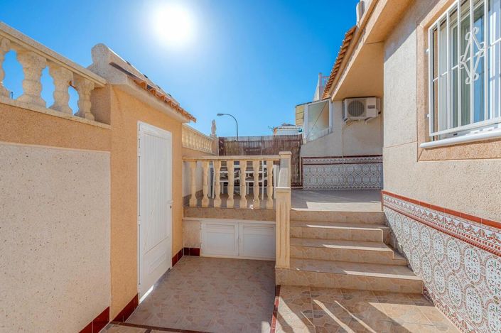 Image No.2-2 Bed House for sale