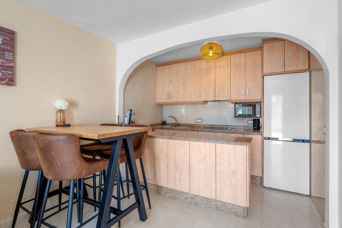 Image No.5-2 Bed House for sale