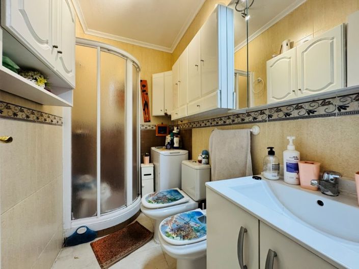 Image No.11-2 Bed House for sale