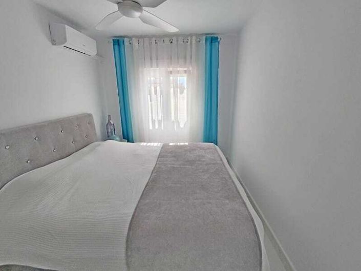 Image No.15-2 Bed Property for sale