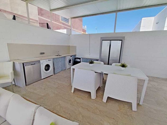 Image No.21-2 Bed Property for sale
