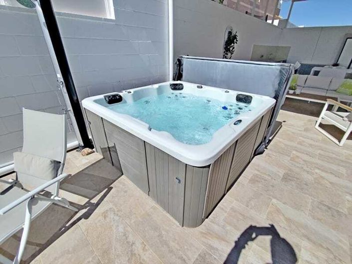 Image No.22-2 Bed Property for sale